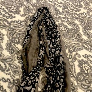 Gray cheetah scarf